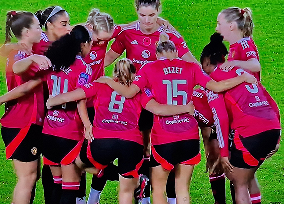 /img/news/featured_img/1731356815_manutdwomen2575.jpg